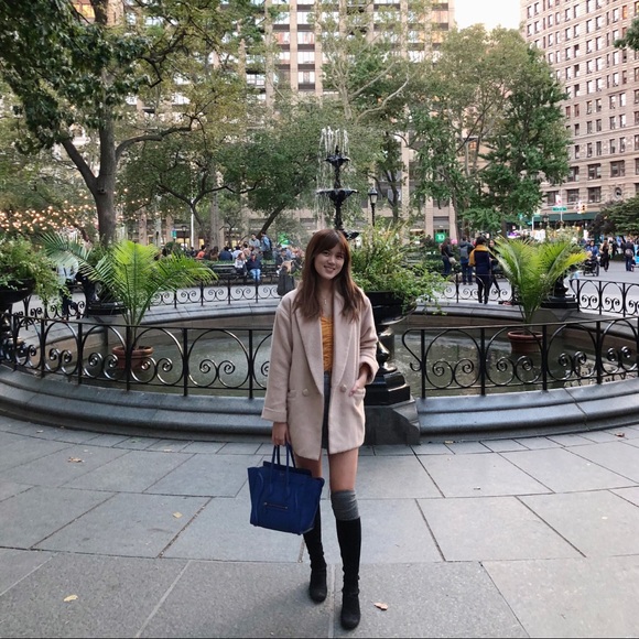 Meet your Posher, Christina - Picture 1 of 6